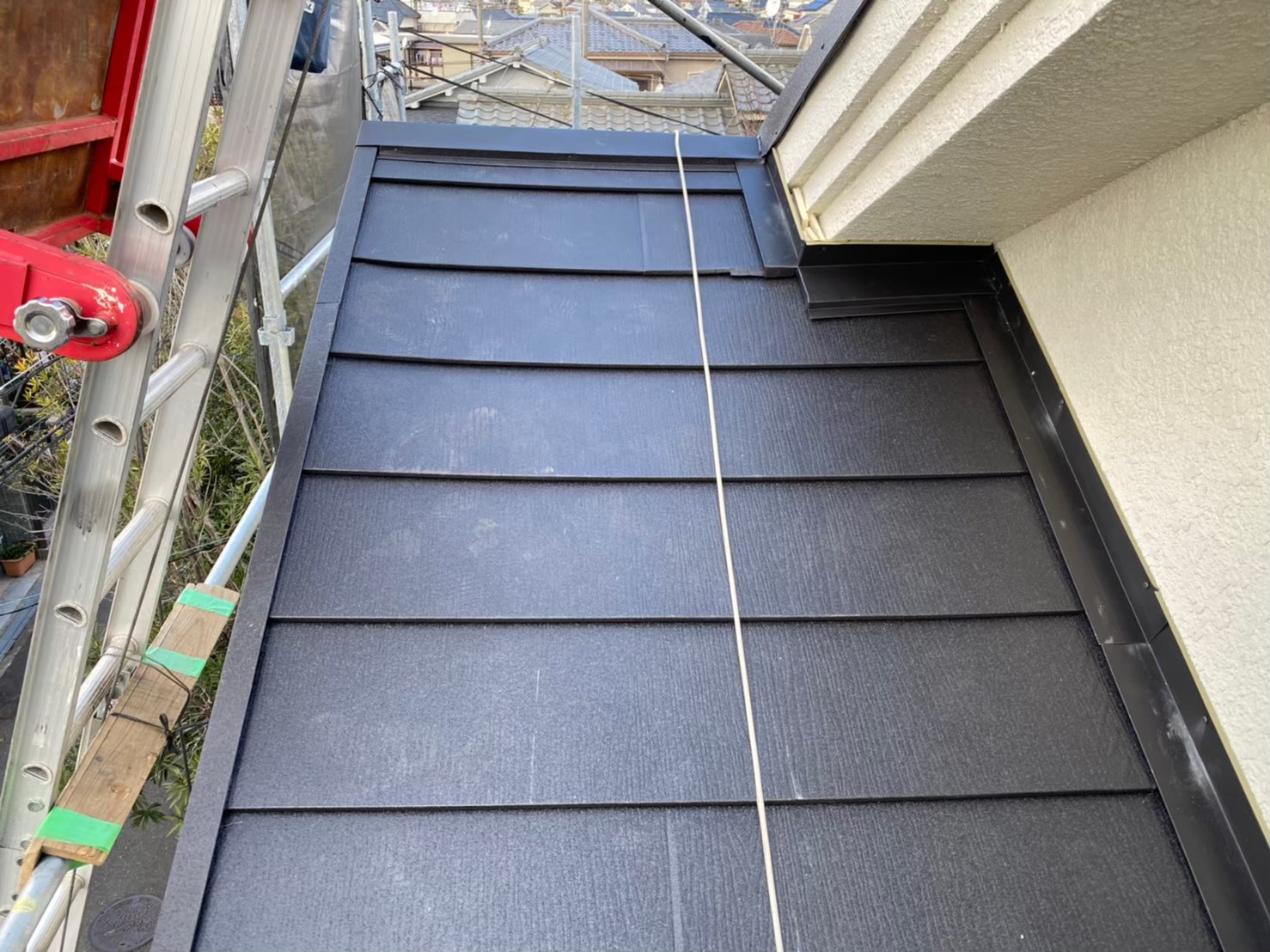 下屋根にガルテクト使用